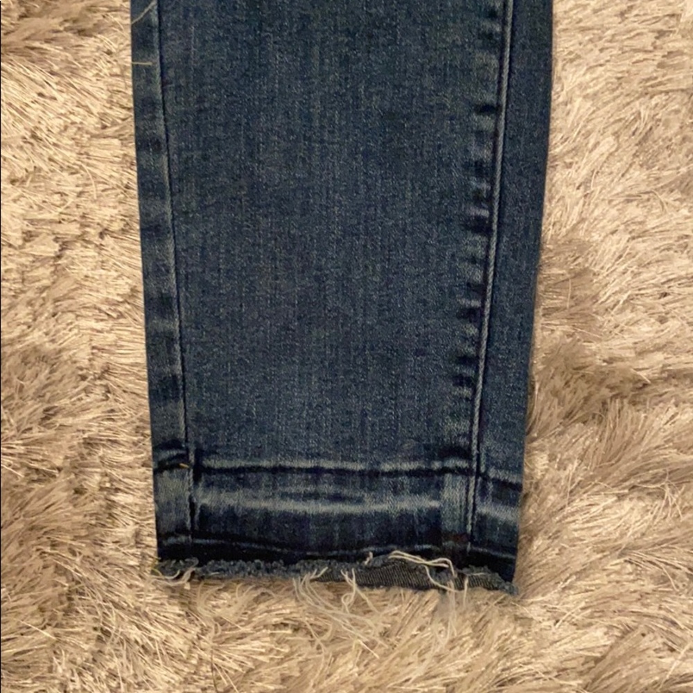 Universal Thread Jeans 🌼 - Picture 3 of 4